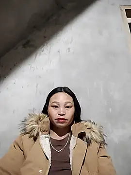 Snapshot of miray- chatting on February 8, 11:57 am miray- online show from February 8, 11:57 am