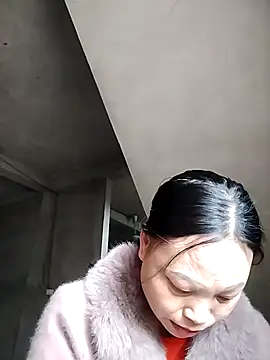 Snapshot of miray- chatting on February 21, 1:50 am miray- online show from February 21, 1:50 am