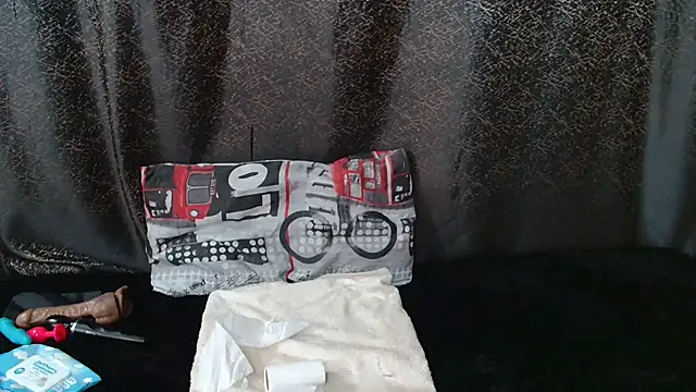 Amanda April online show from March 26, 6:02 pm