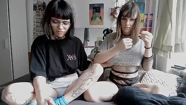 kicianiunia online show from April 24, 1:57 pm