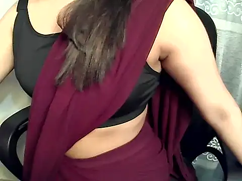 Snapshot of SexyRosyy chatting on January 15, 2:54 pm SexyRosyy online show from January 15, 2:54 pm