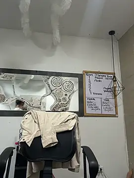 Snapshot of Theo_Rowan chatting on January 13, 11:32 pm Theo Rowan online show from January 13, 11:32 pm