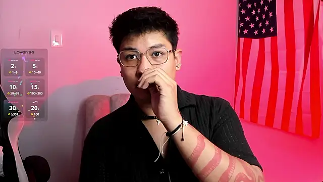 Snapshot of Theo_Rowan chatting on February 16, 6:59 pm Theo Rowan online show from February 16, 6:59 pm