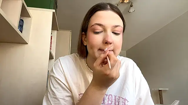 JammieMickiewicz online show from February 16, 8:21 am