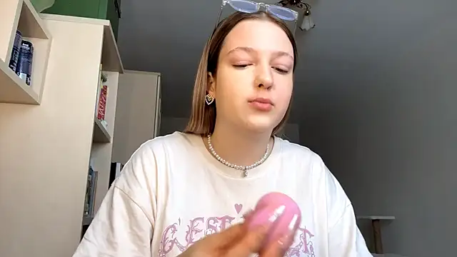 JammieMickiewicz online show from February 24, 8:12 am