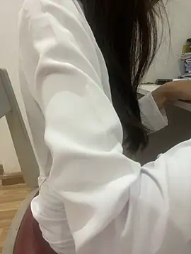 Snapshot of Linhtruong__ chatting on March 1, 2:30 pm Linhtruong online show from March 1, 2:30 pm