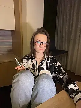 Persephone Kore online show from March 6, 5:09 pm