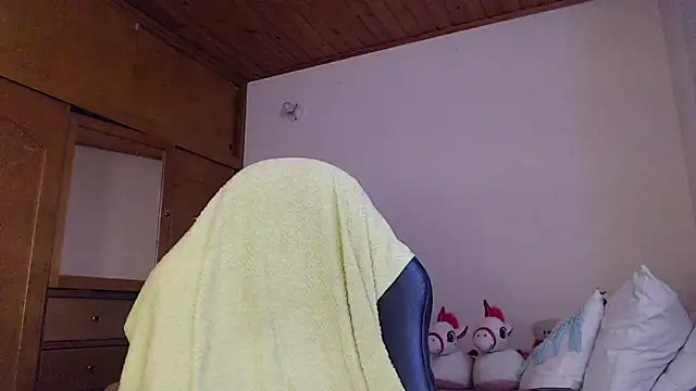 Shanel Lozano online show from March 10, 8:36 pm