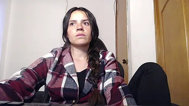 Shanel Lozano online show from April 14, 10:27 pm