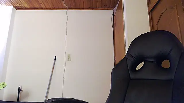 Shanel Lozano online show from April 16, 5:47 pm