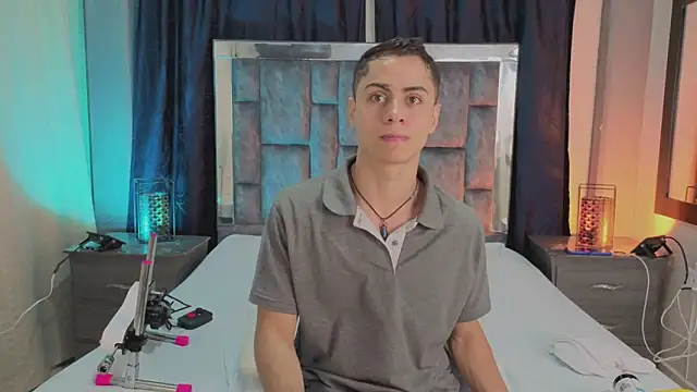 LeoMonnroe online show from February 22, 5:22 pm