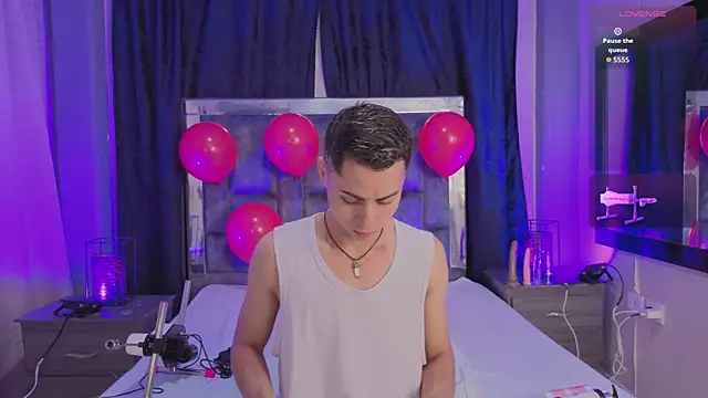 LeoMonnroe online show from March 1, 5:04 pm