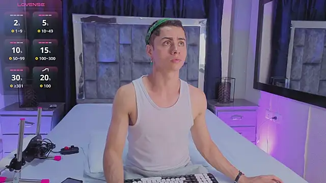 LeoMonnroe online show from April 9, 7:08 pm