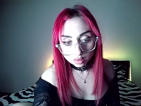Snapshot of JessicaShorty4U chatting on February 20, 7:47 pm JessicaShorty4U online show from February 20, 7:47 pm