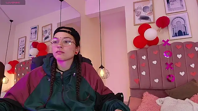 Hanabie  online show from February 17, 3:14 am