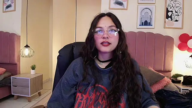 Hanabie  online show from April 11, 3:11 am