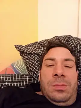 MiWaBitch online show from January 8, 9:28 pm