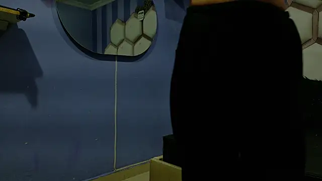 yvi taylor online show from April 15, 12:01 pm