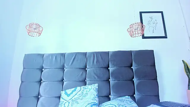 kitti lovee online show from February 27, 4:29 pm