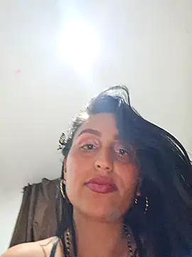 Snapshot of LunaRouuse_ chatting on May 16, 11:03 pm LunaRouuse online show from May 16, 11:03 pm