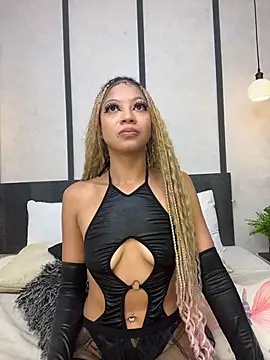 Snapshot of JenniferHillss chatting on January 13, 8:25 pm JenniferHillss online show from January 13, 8:25 pm