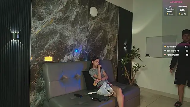 uncontrolled fire online show from March 5, 7:10 pm