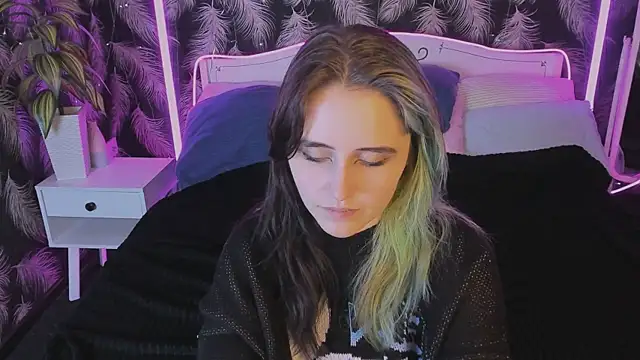 Snapshot of RubyMyst chatting on March 2, 9:10 pm RubyMyst online show from March 2, 9:10 pm