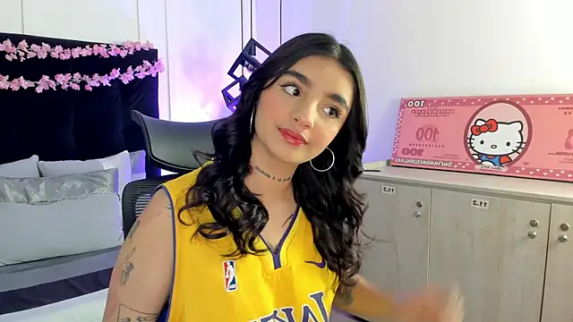 Abriil cutee online show from April 5, 1:52 pm