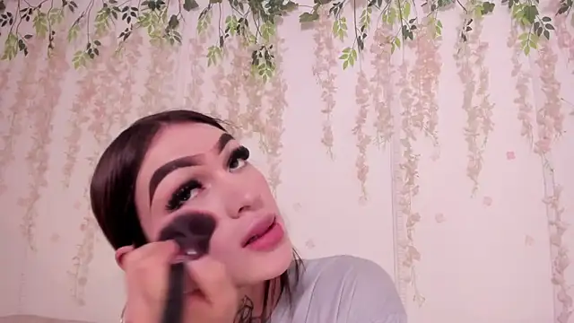 lizz lunna online show from March 25, 10:16 pm