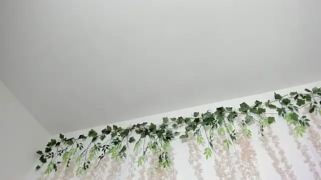 lizz lunna online show from March 27, 10:09 pm