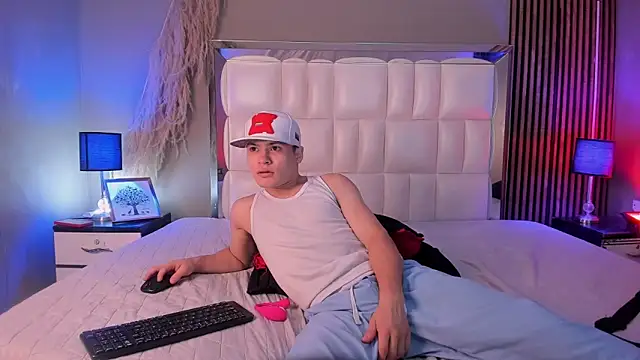 Roger And Ramona online show from March 24, 12:43 pm