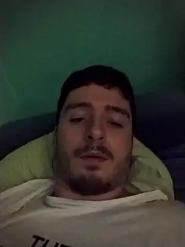 Snapshot of Frankie9819 chatting on January 9, 1:08 am Frankie9819 online show from January 9, 1:08 am