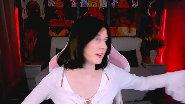 Snapshot of KikaOsterman chatting on February 9, 6:34 pm KikaOsterman online show from February 9, 6:34 pm