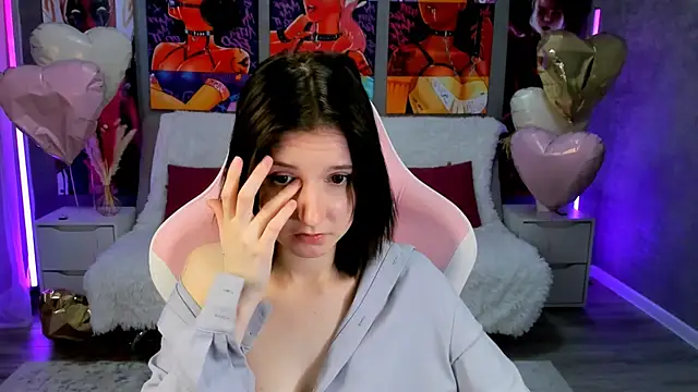 Snapshot of KikaOsterman chatting on February 27, 11:54 am KikaOsterman online show from February 27, 11:54 am