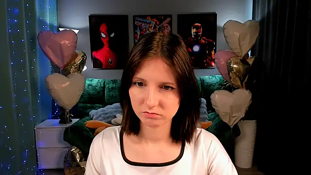 Snapshot of KikaOsterman chatting on February 28, 6:36 am KikaOsterman online show from February 28, 6:36 am