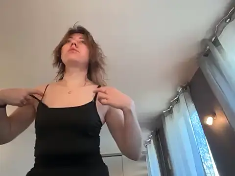 Snapshot of Luxerin chatting on March 2, 10:22 am Luxerin online show from March 2, 10:22 am