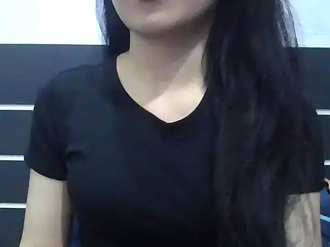 Snapshot of berry_alma06 chatting on July 10, 1:03 pm berry alma06 online show from July 10, 1:03 pm