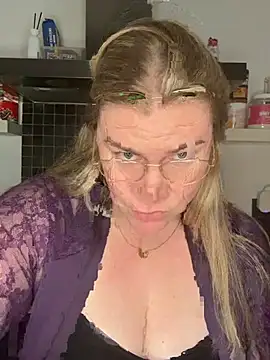 SexyBlondJoanna online show from February 18, 8:38 pm