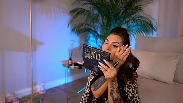 Snapshot of Tinydoll_XO chatting on February 28, 3:46 pm Tinydoll XO online show from February 28, 3:46 pm