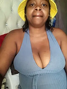 bigboobylicious online show from April 7, 7:20 am