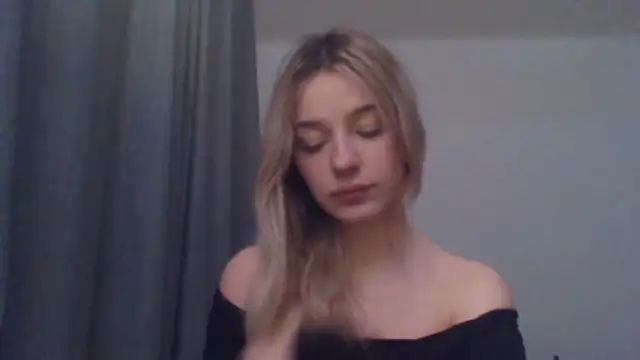 Snapshot of EvelineMagnetic chatting on January 12, 3:39 pm EvelineMagnetic online show from January 12, 3:39 pm