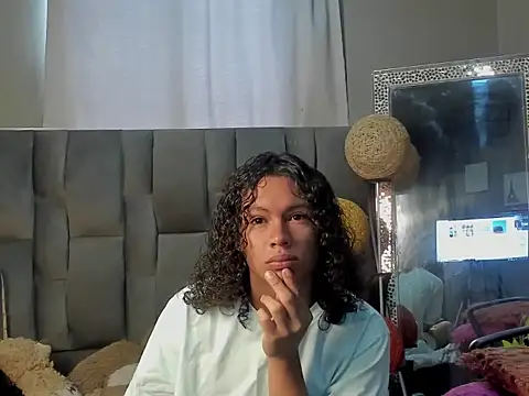 dylaans19 online show from February 7, 2:21 pm