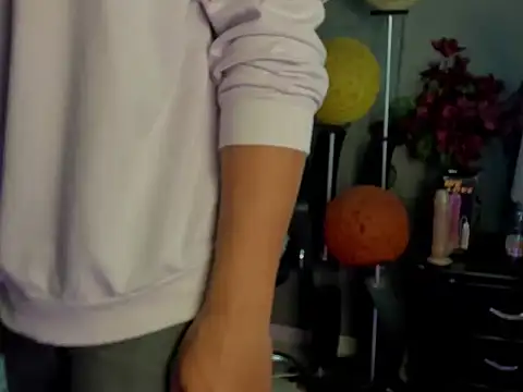 dylaans19 online show from February 19, 2:24 pm