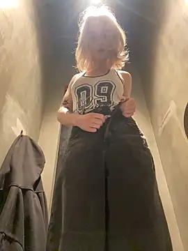 aka Blonde online show from April 19, 7:07 am