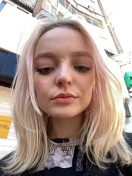 aka Blonde online show from May 16, 10:36 am
