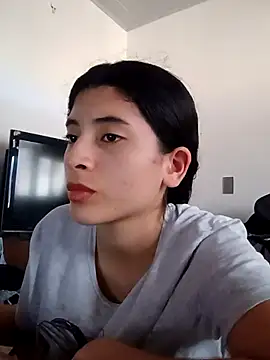 honeyhotgirl19 online show from February 25, 7:34 pm