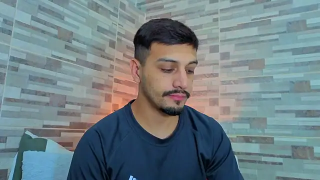 joelcallvil1 online show from April 19, 4:12 am