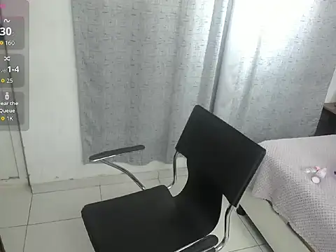 Snapshot of miss_charlott_18 chatting on March 6, 12:34 pm miss charlott 18 online show from March 6, 12:34 pm