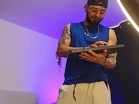 Axel Stton online show from January 11, 2:00 pm