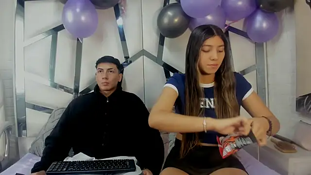 Snapshot of ScarlettAndLucas chatting on February 4, 1:06 pm ScarlettAndLucas online show from February 4, 1:06 pm